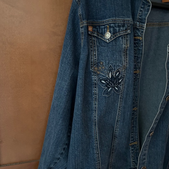 Liz & Me Jean Jacket - Picture 6 of 9